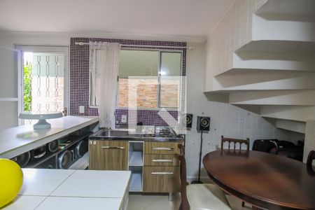Casa de condomínio à venda com 250m², 5 quartos e 3 vagas Casa de condomínio à venda com 250m², 5 quartos e 3 vagasEdícula