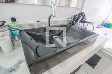 Casa de condomínio à venda com 250m², 5 quartos e 3 vagas Casa de condomínio à venda com 250m², 5 quartos e 3 vagasBanheiro da Suíte