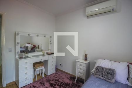 Casa de condomínio à venda com 250m², 5 quartos e 3 vagas Casa de condomínio à venda com 250m², 5 quartos e 3 vagasSuíte 3