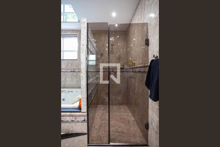 Casa à venda com 180m², 3 quartos e 3 vagasBanheiro da suíte 