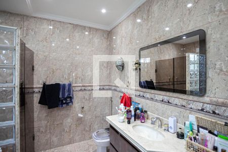 Casa à venda com 180m², 3 quartos e 3 vagasBanheiro da suíte 