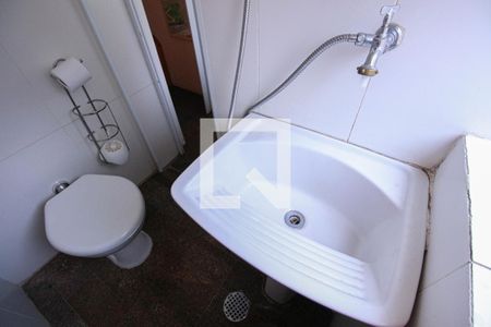 Casa à venda com 200m², 5 quartos e 3 vagasBanheiro de Serviço