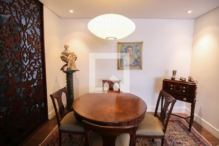 Sala de casa à venda com 5 quartos, 200m² em Vila Anglo Brasileira, São Paulo