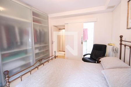 Casa à venda com 200m², 5 quartos e 3 vagasQuarto 1