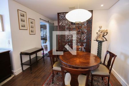 Sala de casa à venda com 5 quartos, 200m² em Vila Anglo Brasileira, São Paulo