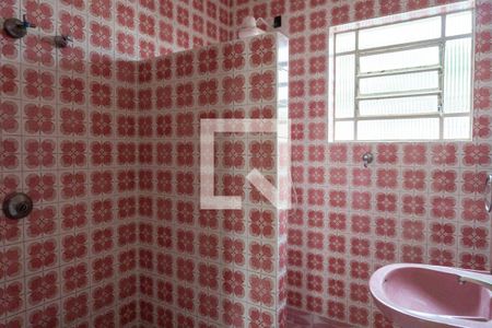 Casa à venda com 150m², 5 quartos e 5 vagasBanheiro 1