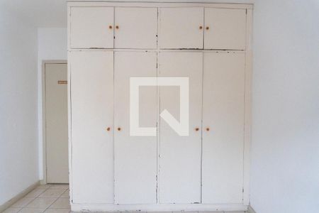 Casa à venda com 150m², 5 quartos e 5 vagasQuarto 2 - Armários