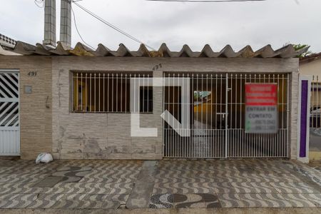 Casa para alugar com 115m², 2 quartos e 2 vagasFachada