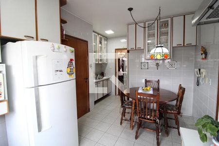 Apartamento à venda com 171m², 4 quartos e 4 vagasCozinha