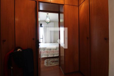 Apartamento à venda com 171m², 4 quartos e 4 vagasCloset da suíte 1