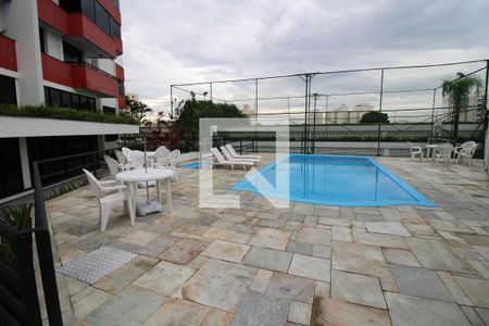 Apartamento à venda com 171m², 4 quartos e 4 vagasÁrea comum - Piscina