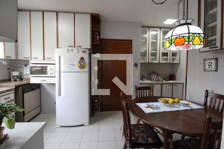 Apartamento à venda com 171m², 4 quartos e 4 vagasCozinha