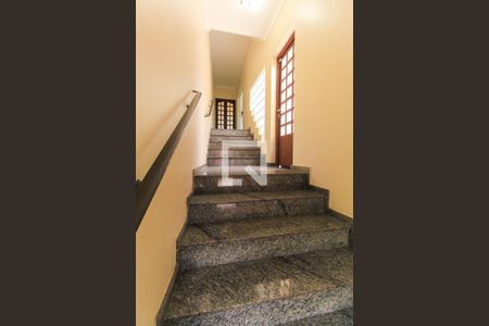 Casa à venda com 298m², 3 quartos e 4 vagasEscada