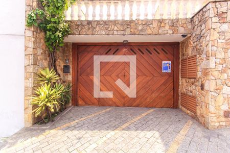 Casa à venda com 298m², 3 quartos e 4 vagasFachada