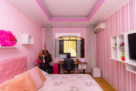 Casa à venda com 268m², 4 quartos e 2 vagasSuíte 1