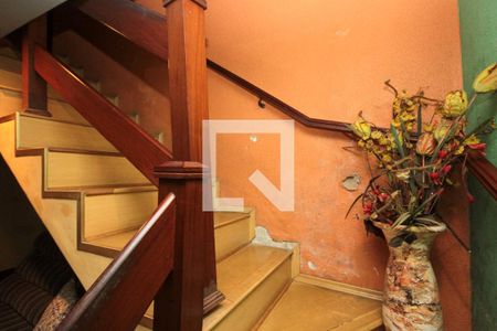 escada de casa para alugar com 4 quartos, 268m² em Jardim Sapopemba, São Paulo