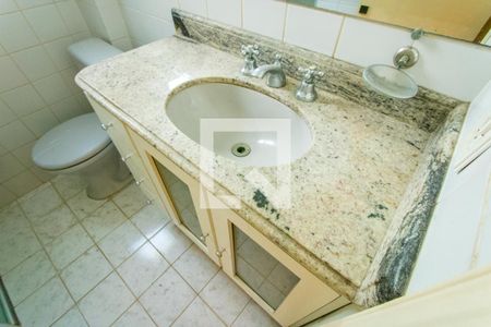 Apartamento à venda com 70m², 2 quartos e 1 vaga Apartamento à venda com 70m², 2 quartos e 1 vagaBanheiro do quarto 1