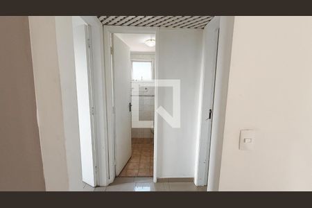 Corredor de apartamento à venda com 2 quartos, 60m² em Vila Guaca, São Paulo
