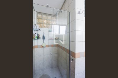 Banheiro suite de apartamento à venda com 3 quartos, 120m² em Petrópolis, Porto Alegre