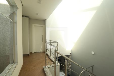 Casa à venda com 258m², 3 quartos e 6 vagasEscada