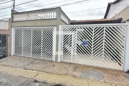 Casa à venda com 250m², 3 quartos e 3 vagasFachada