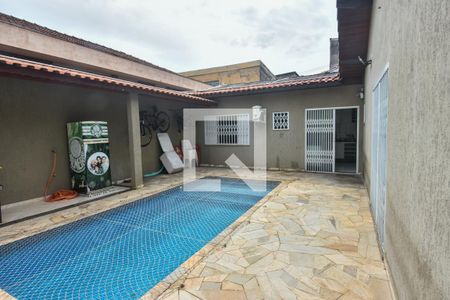 Casa à venda com 250m², 3 quartos e 3 vagasPiscina