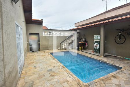 Casa à venda com 250m², 3 quartos e 3 vagasPiscina