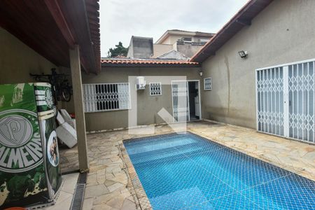 Casa à venda com 250m², 3 quartos e 3 vagasPiscina