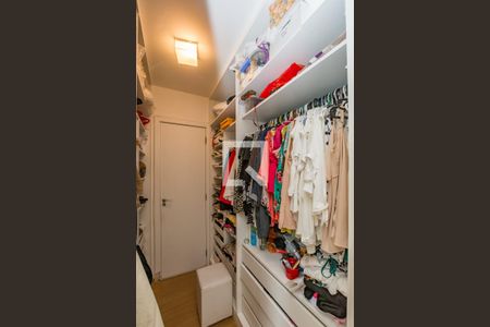 Apartamento à venda com 141m², 4 quartos e 3 vagasCloset da suíte 1