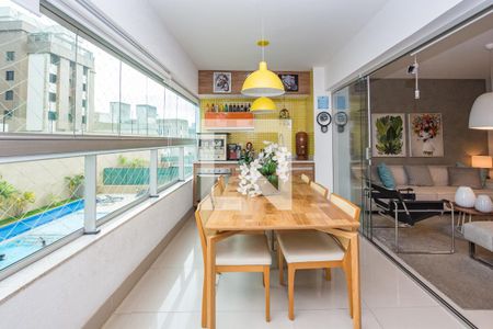 Apartamento à venda com 141m², 4 quartos e 3 vagasVaranda da Sala