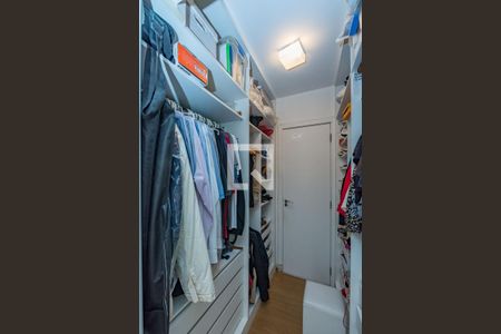 Apartamento à venda com 141m², 4 quartos e 3 vagasCloset da suíte 1