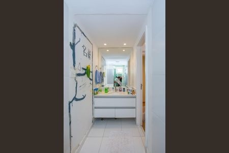 Apartamento à venda com 141m², 4 quartos e 3 vagasBanheiro da Suíte 2