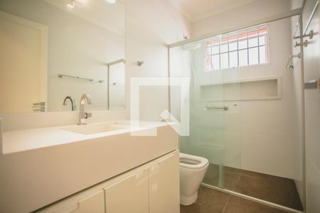 Casa à venda com 114m², 3 quartos e 1 vagaBanheiro