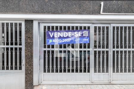 Casa à venda com 125m², 3 quartos e 2 vagasPlaca instalada