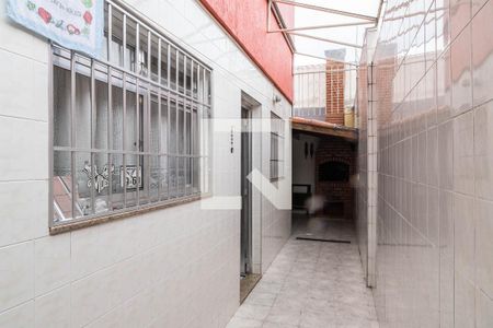 Casa à venda com 125m², 3 quartos e 2 vagasCorredor lateral externo