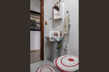 Casa à venda com 125m², 3 quartos e 2 vagasBanheiro