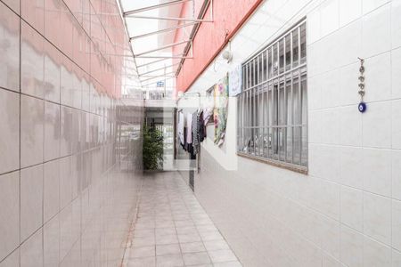 Casa à venda com 125m², 3 quartos e 2 vagasCorredor lateral externo