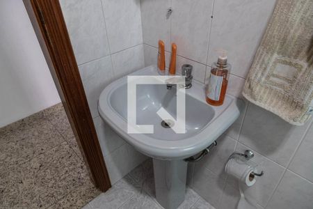 Casa à venda com 125m², 3 quartos e 2 vagasBanheiro