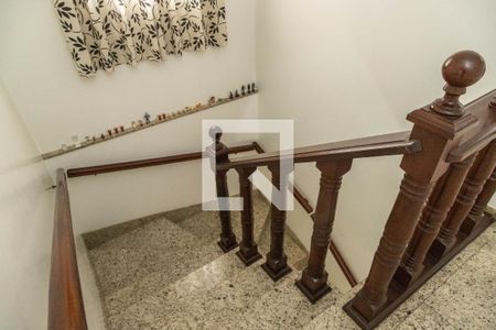 Casa à venda com 125m², 3 quartos e 2 vagasEscada