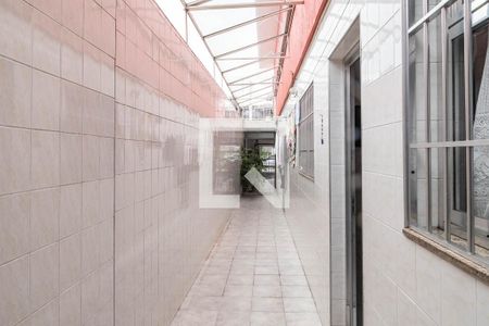 Casa à venda com 125m², 3 quartos e 2 vagasCorredor lateral externo