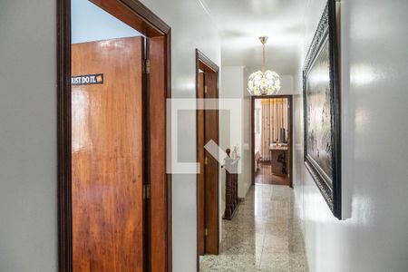 Casa à venda com 125m², 3 quartos e 2 vagasCorredor