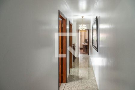 Casa à venda com 125m², 3 quartos e 2 vagasCorredor