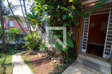 Casa à venda com 250m², 3 quartos e 3 vagasFachada