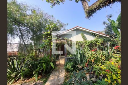 Casa à venda com 250m², 3 quartos e 3 vagasFachada