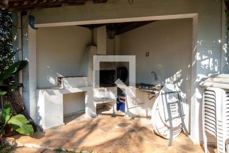 Casa à venda com 250m², 3 quartos e 3 vagasQuintal