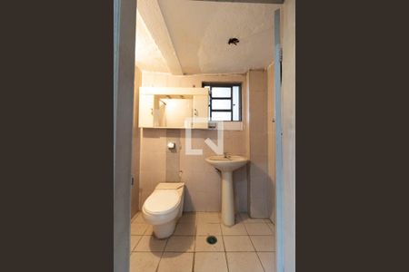 Banheiro de casa para alugar com 2 quartos, 70m² em Vila Gustavo, São Paulo