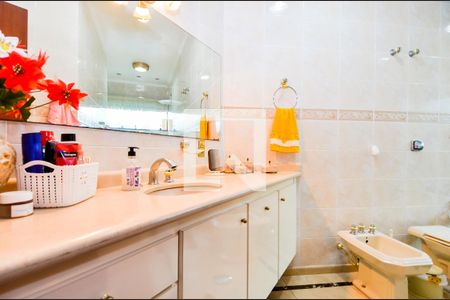 Casa à venda com 314m², 3 quartos e 4 vagasBanheiro da Suíte