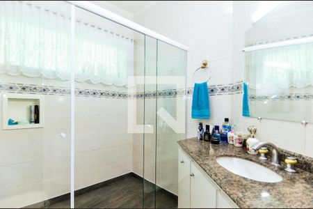 Casa à venda com 314m², 3 quartos e 4 vagasBanheiro Social