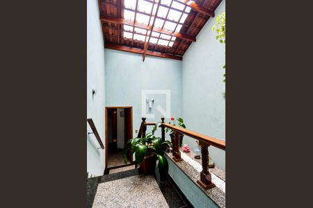 Casa à venda com 314m², 3 quartos e 4 vagasEscada Sala/Quartos 