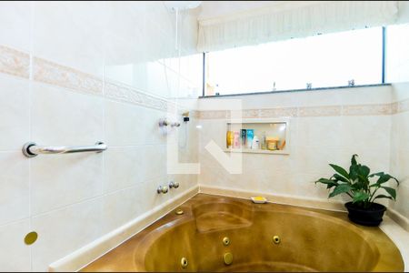 Casa à venda com 314m², 3 quartos e 4 vagasBanheiro da Suíte